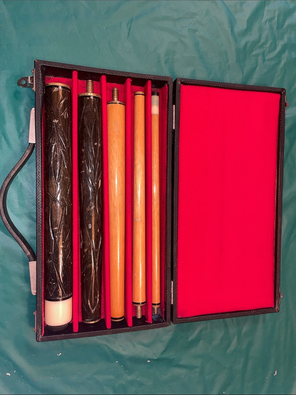 Professional Pool Cue Set with Black & Wood Finish